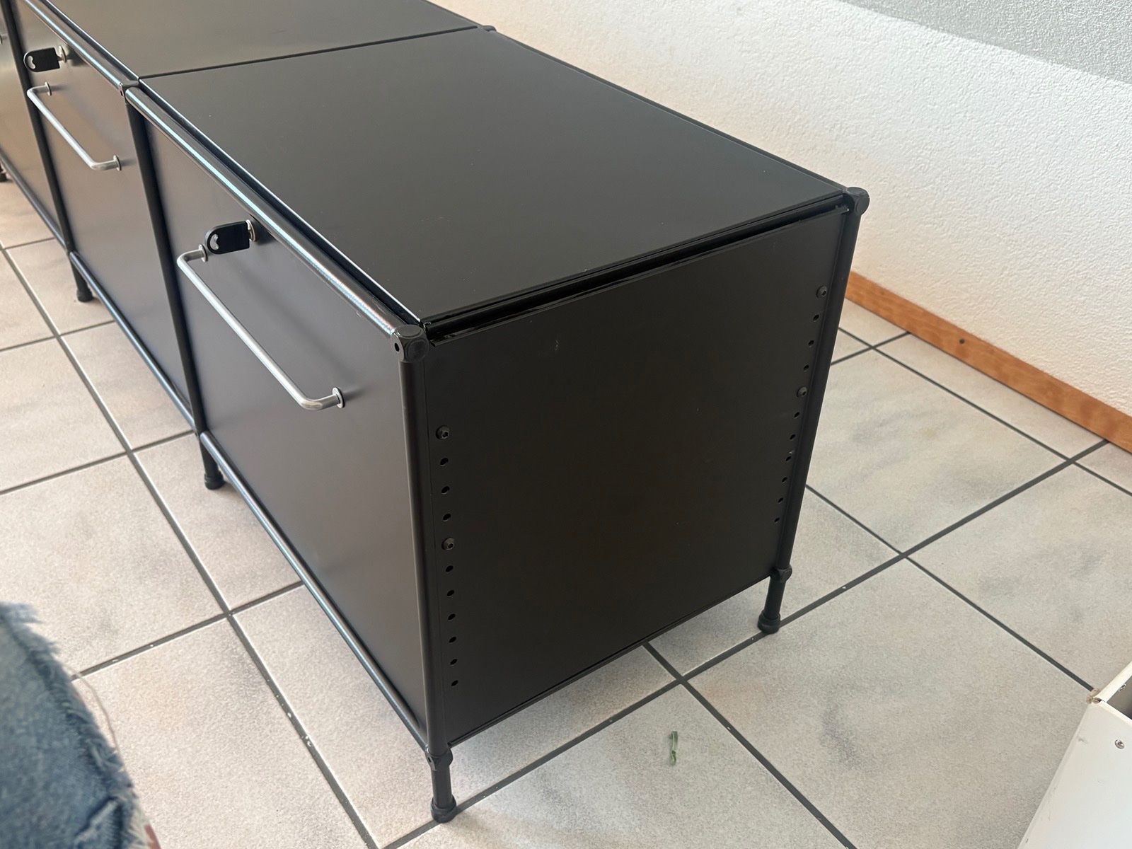 Cassettiere: Sideboard schwarz Metall – Nuovo (secondo la descrizione) da Liestal venduto da FlomiVivi 1