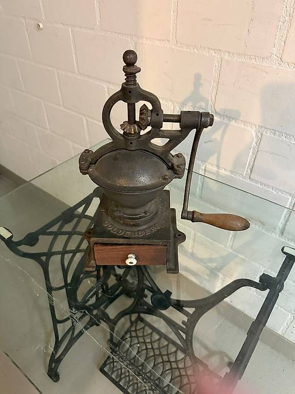 Elettrodomestici da cucina: Antike Kaffeemühle von Goldenberg – Usato da Erlenbach ZH venduto da dom_5yq2 2