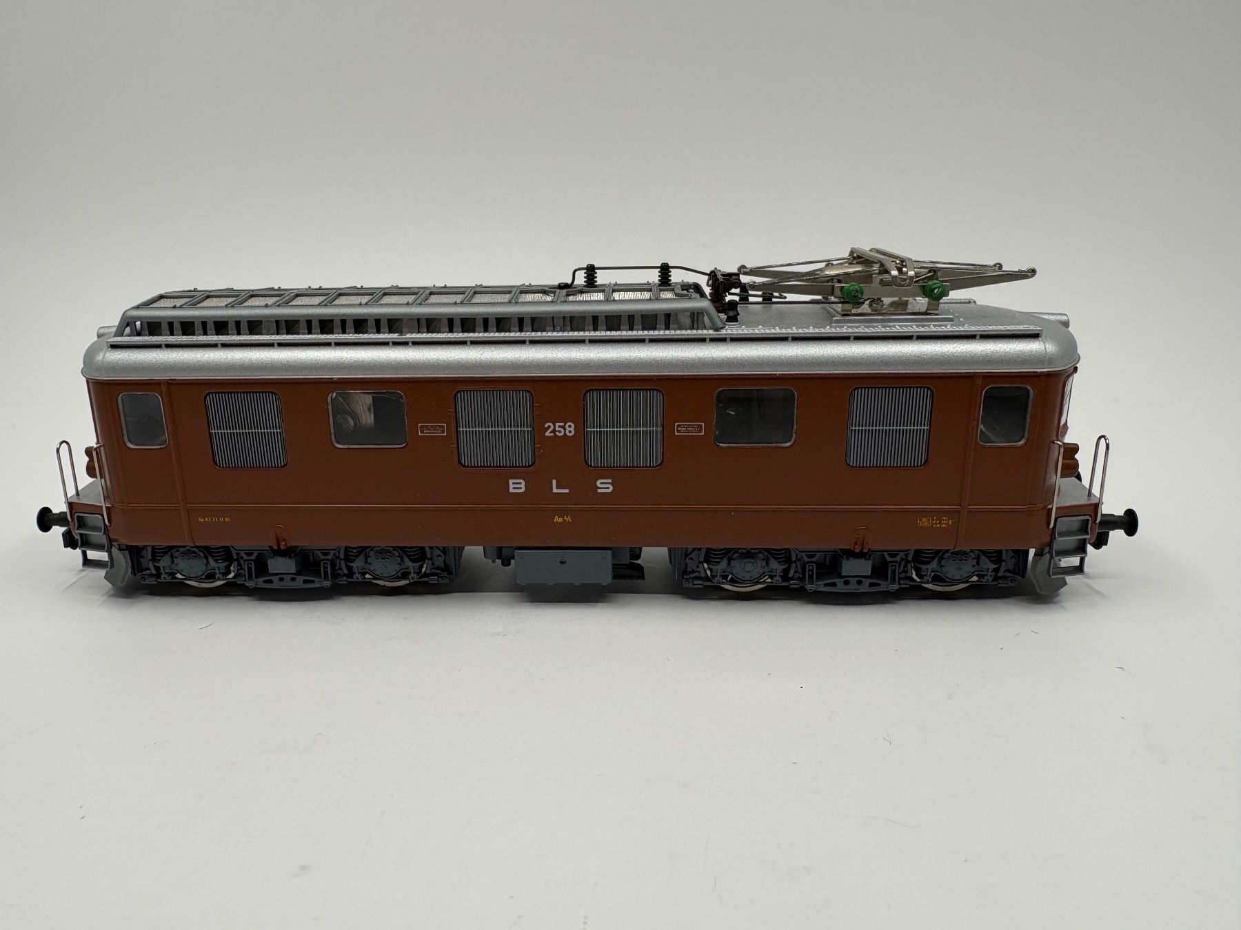 Hag Modellini di ferrovie: Hag BLS Ae 4/4 258 H0 – Usato da Forch venduto da Hanimann-Robinson 1