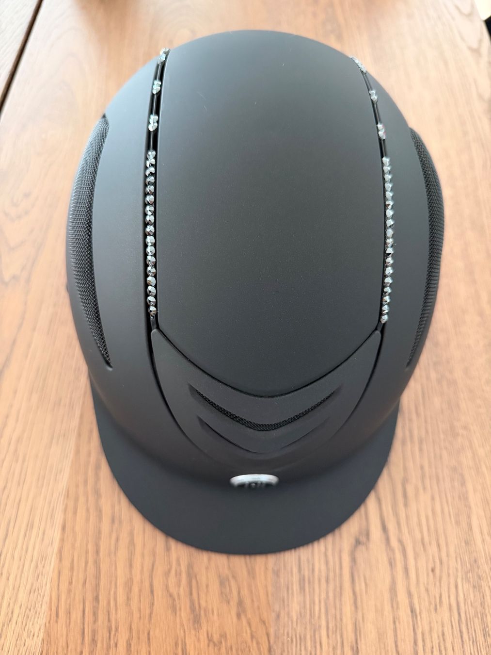 Caschi: OneK Defender Pro Reithelm - neu – Nuovo e nell'imballaggio originale da Au ZH venduto da Dolichotis