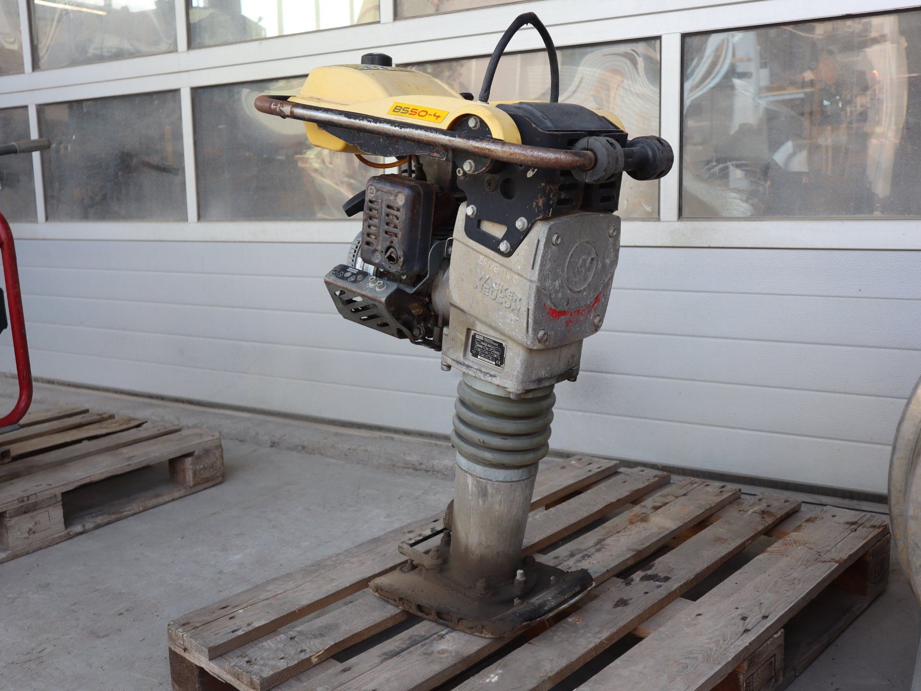 Wacker Neuson Tutte le macchine: Wacker Neuson Rammer BS50-4s, Vibrostampfer – Usato da Hasle LU venduto da Arag08
