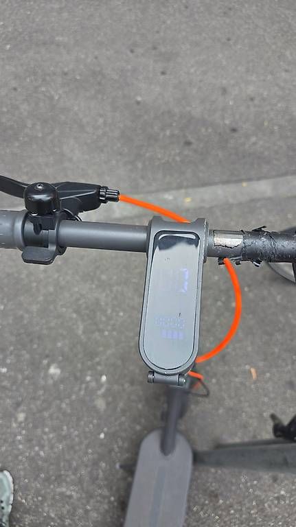 Scooter: E Scooter zu verkaufen  – Usato da Zürich venduto da 551155 1