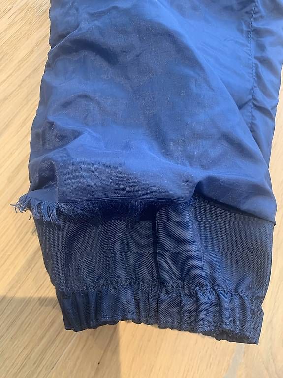Pantalons: Regenhose Grösse 116 – D'occasion à Otelfingen par che_26d5 1