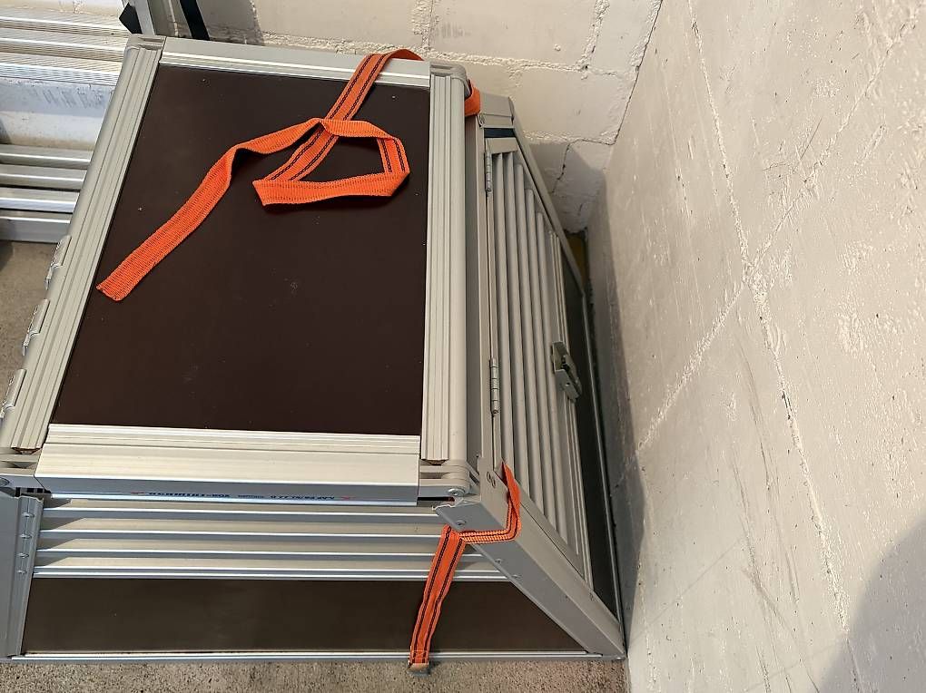 Gabbie, trasporto & Sicurezza: Hundegitter / Transportbox – Usato da Eglisau venduto da Tribal2 3