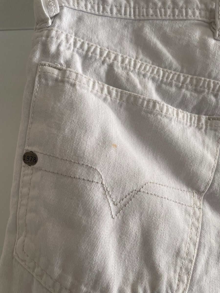 Diesel Pantalons: Shorts Diesel blanc taille 30 – D'occasion à Pâquier-Montbarry par mir_687p 3