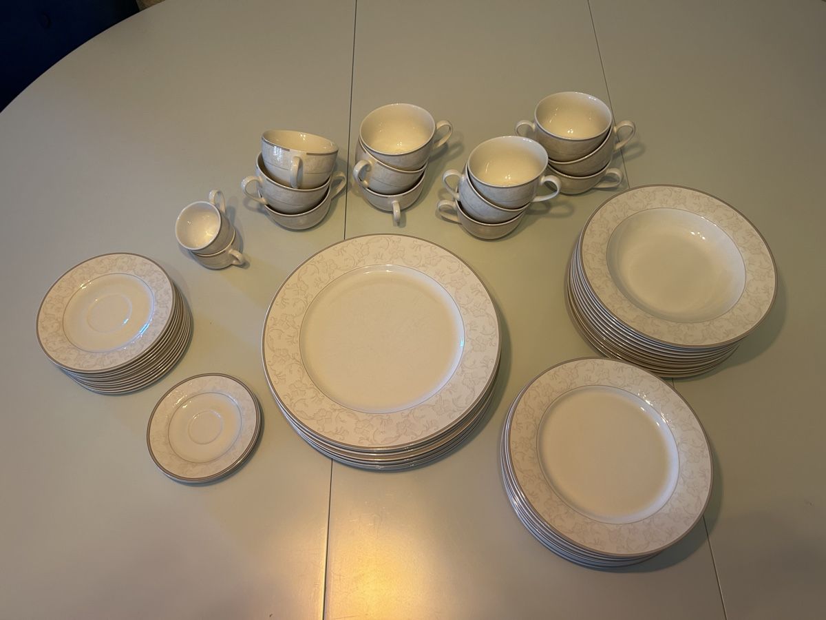 Set di piatti: Ritzenhoff & Breker Isabella 65-tlg. Geschirrset – Usato da Oeschgen venduto da Michelleh123 2