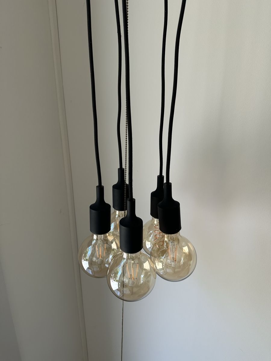 Lustres & lampes de plafonds: 3 Hängeleuchten schwarz mit Glühbirnen – D'occasion à Zürich par dri_n2k6 1