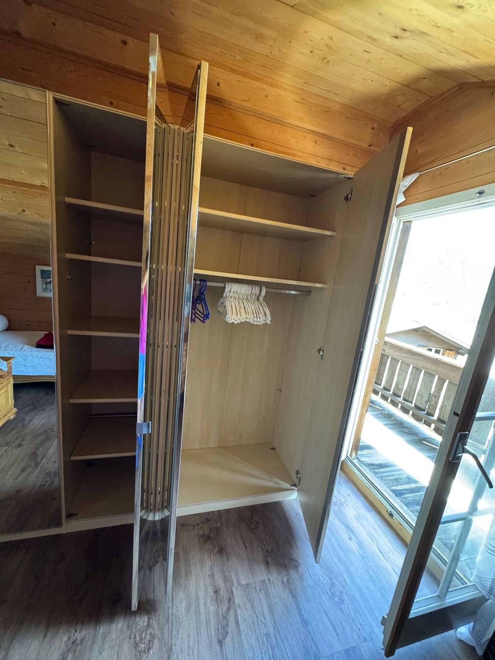 Armadi: Schrank / Spiegelschrank – Usato da Zweisimmen venduto da kakibe 1