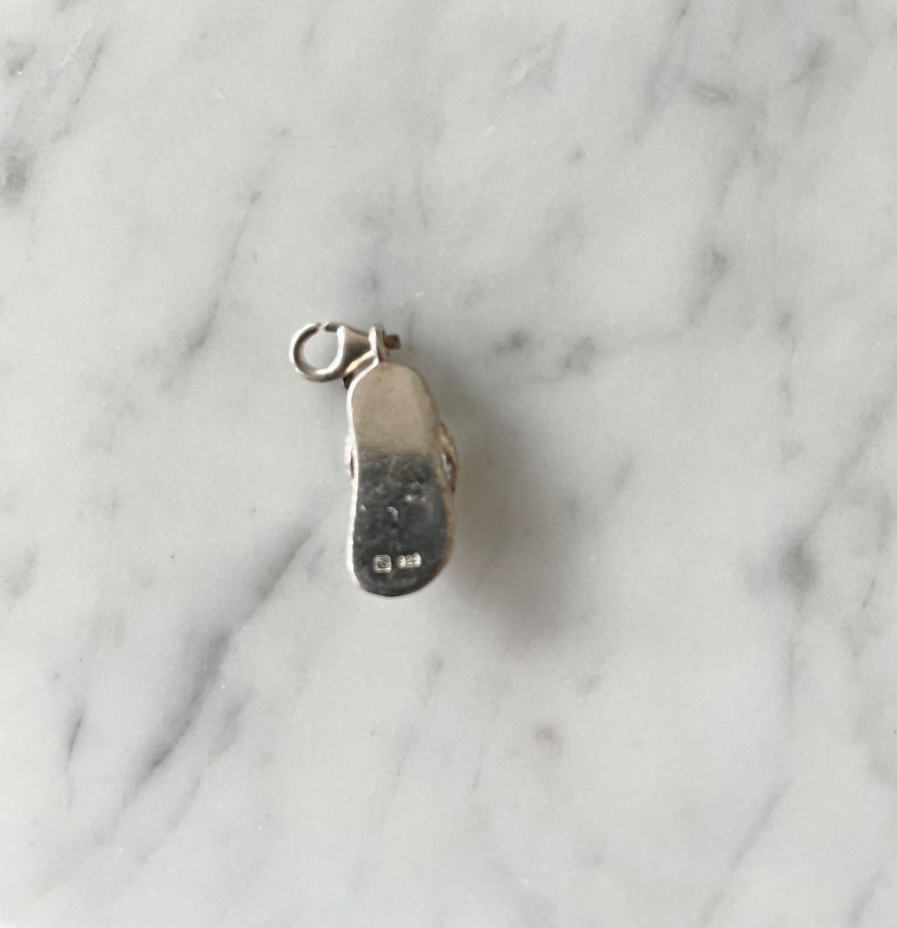 Thomas Sabo Ciondoli: Thomas Sabo Flip-Flop Charming Anhänger – Usato da Rohrbach venduto da WhiteCornus 1