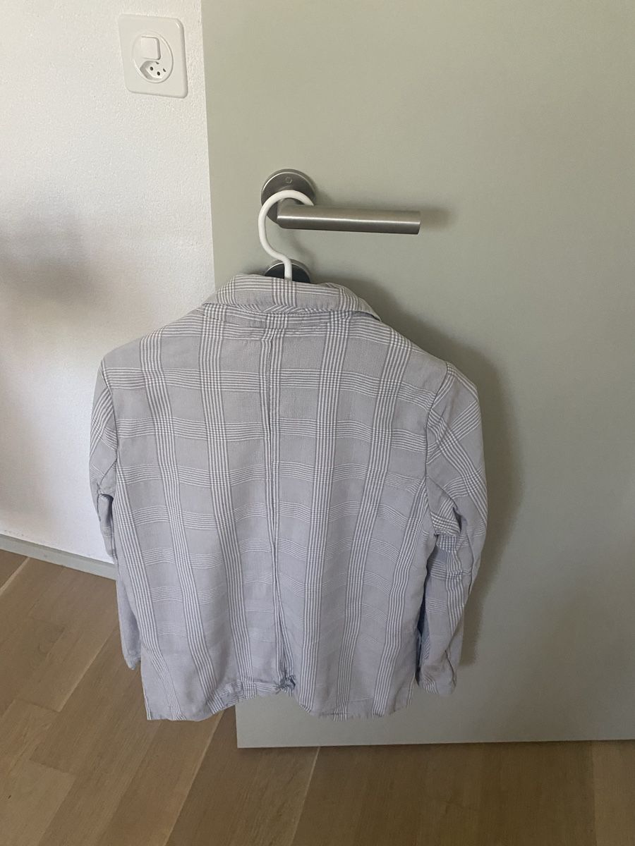 Completi & Tailleur: Blazer gris abercrombie – Usato da Bussigny venduto da Pauline.dbs 1
