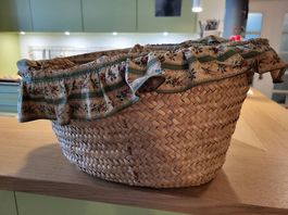 Antikes Picknickkörbchen