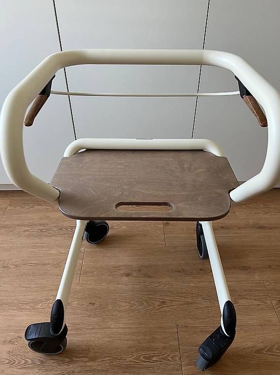 Ausili per la deambulazione: Saljol Indoor Rollator White – Usato da Unterengstringen venduto da nan_7src 1