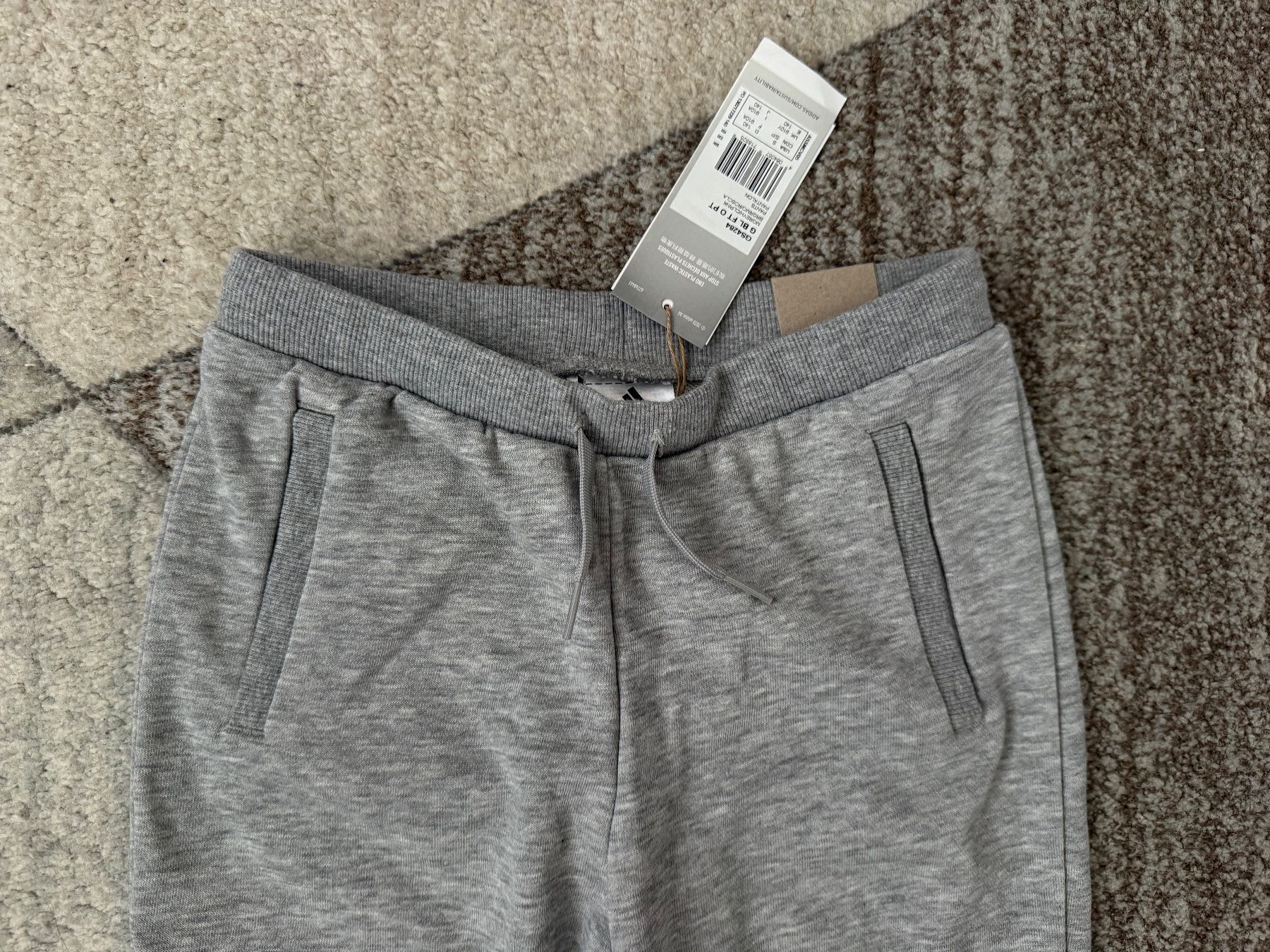 Adidas Hosen: Sporthose Adidas Mädchen Gr.140 Neu – Neu und originalverpackt aus Zürich von makmakmak 2