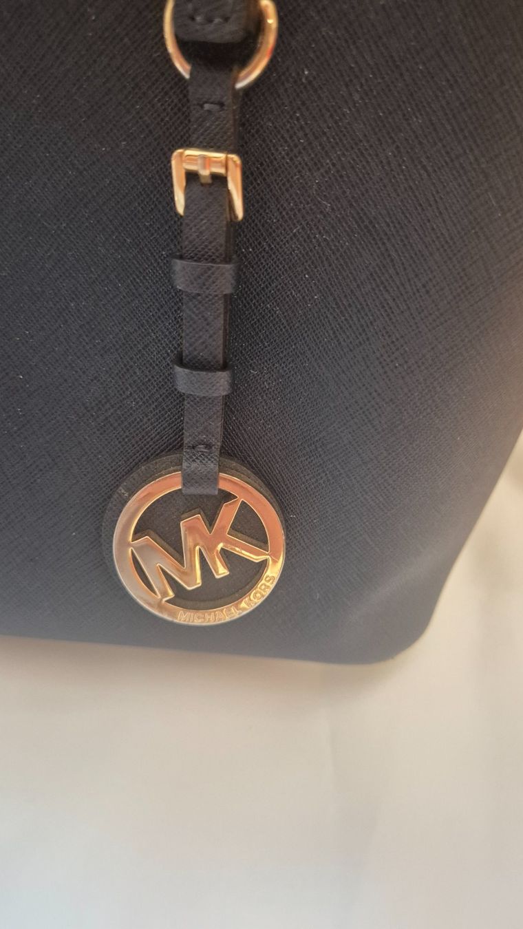 Michael Kors Taschen: Michael Kors Navy Tote Bag – Gebraucht aus Allschwil von lor_s7nz 1