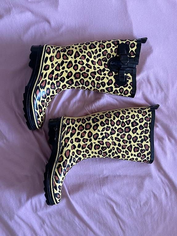 Chaussures femmes: Gummistiefel Grösse 38 – Neuf avec emballage d'origine à Sarmenstorf par ramoeneli