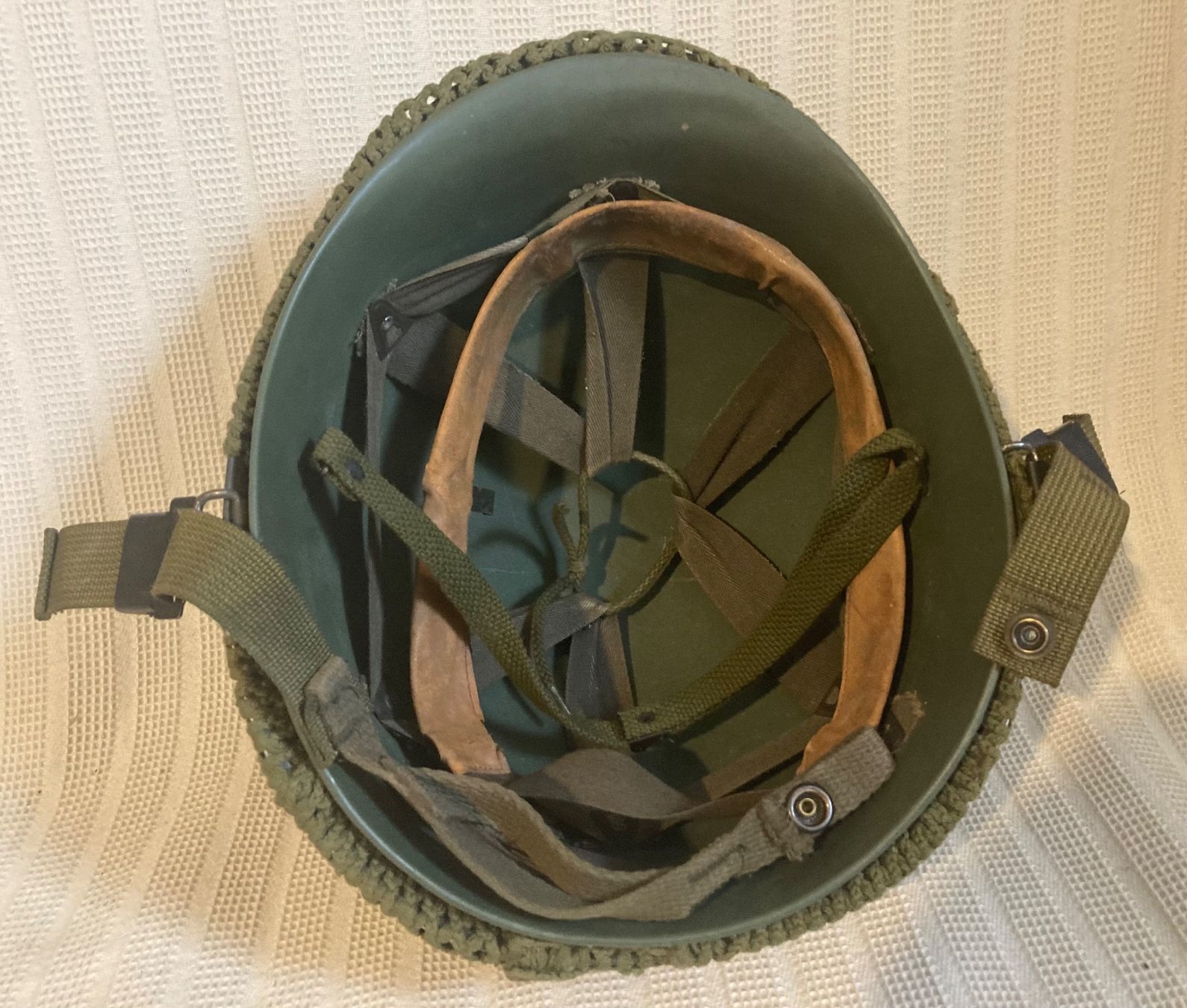 Uniformen & Effekten: casque militaire – Gebraucht aus Bussigny von JPS06 1