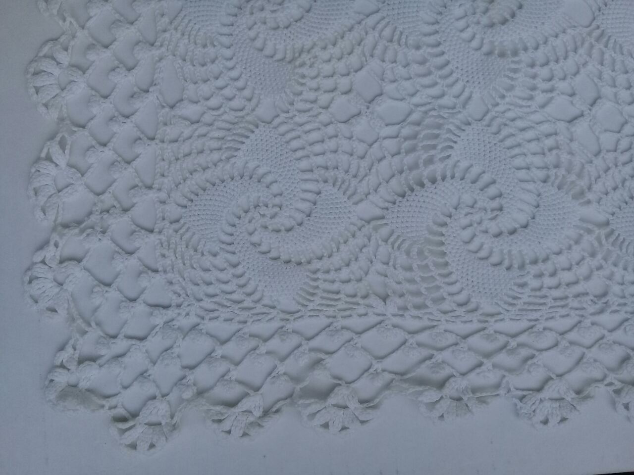 Coperte: Schöne antike Spitzendecke Tischdecke gross – Usato da st.gallen venduto da Strubili 2
