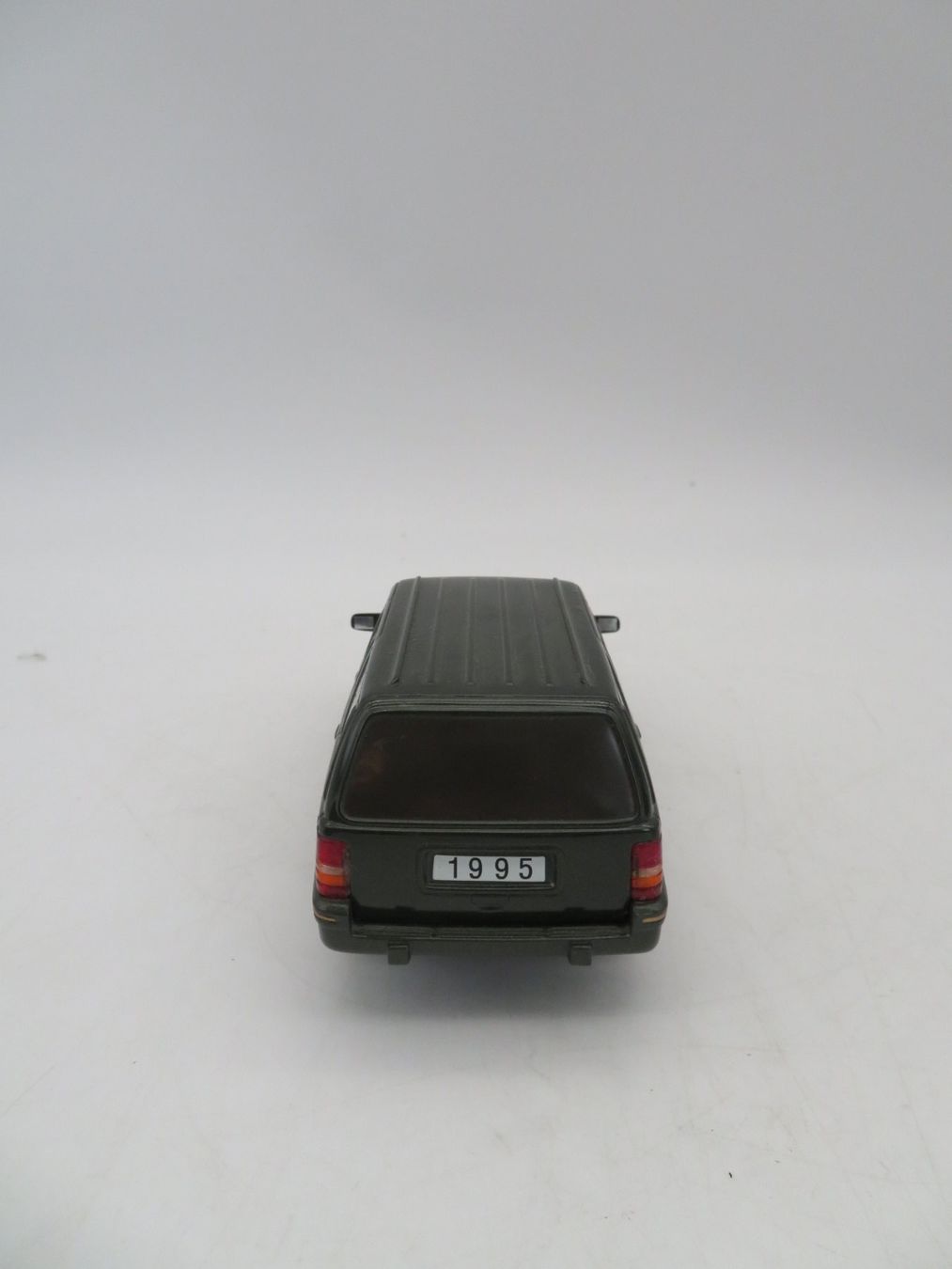 Jeep Modellini d'auto: Modellauto Jeep 1995 Camp Edition – Usato da Reinach BL venduto da WBZ-Flohmarkt 3