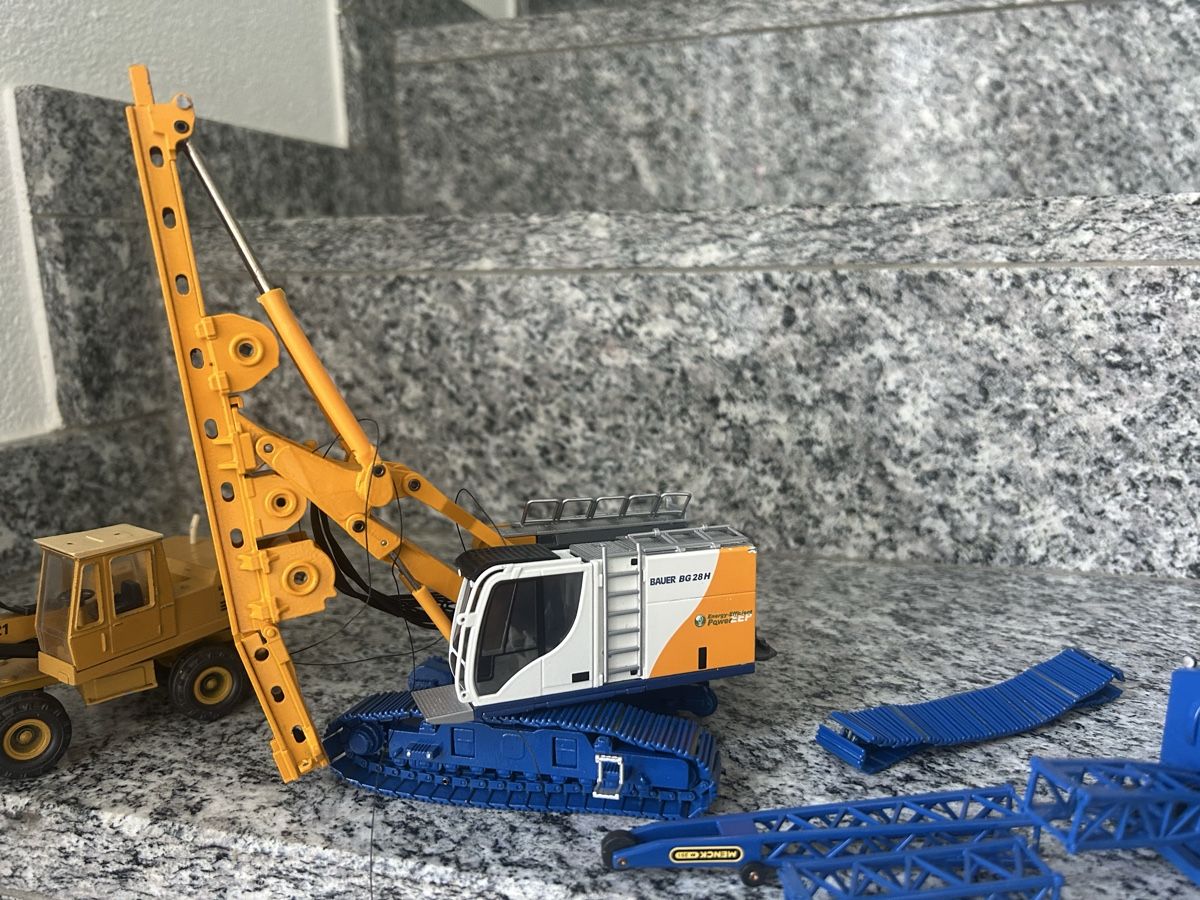 Modellbausätze & Standmodelle: Konvult Bastelreste, 1:50 Baumaschinen – Defekt aus Horw von Tigercat635 4