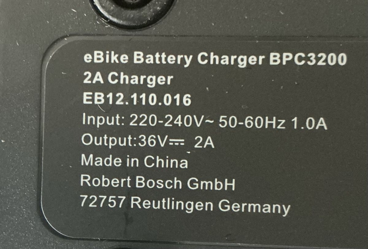 Bosch Ladegeräte: eBike Battery Ladegerät Bosch BPC3200 2A – Neu und originalverpackt aus St. Erhard von Zurbi3 3
