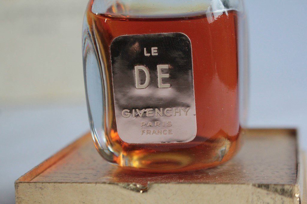 Givenchy Parfum & Eau de Toilette: GIVENCHY Parfum Le De 60 ml vintage – Gebraucht aus Vandoeuvres von Dom-Tom 2