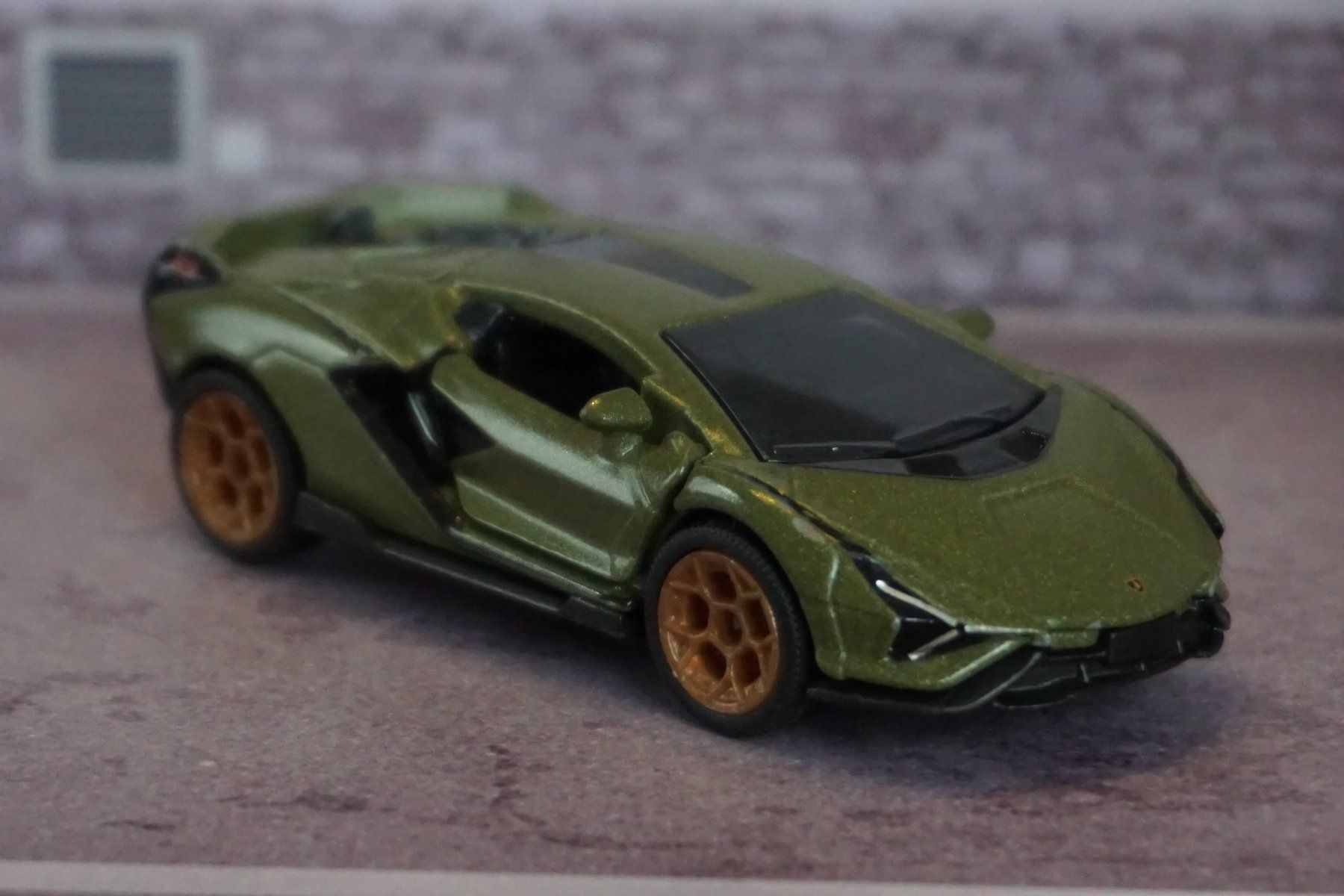 Majorette Modellini d'auto: Majorette Lamborghini Sian COOL !!!!!!!!! – Usato da Reiden venduto da Doppeldecker69