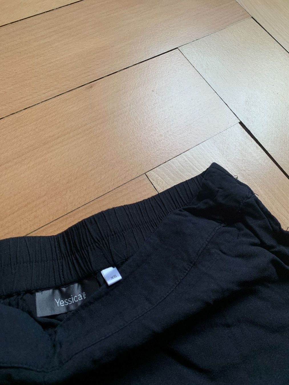 C&A Pantaloni: Shorts schwarz leicht - XS – Usato da Zürich venduto da Diazaio 1
