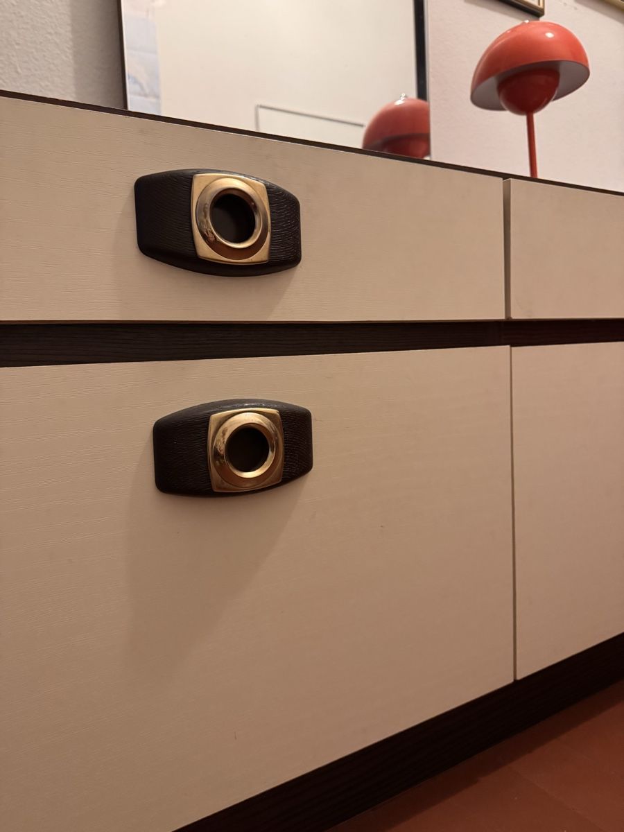 Tavoli da trucco: Vintage Sideboard/Kommode mit Spiegel – Difettoso da Basel venduto da YanaR10 1