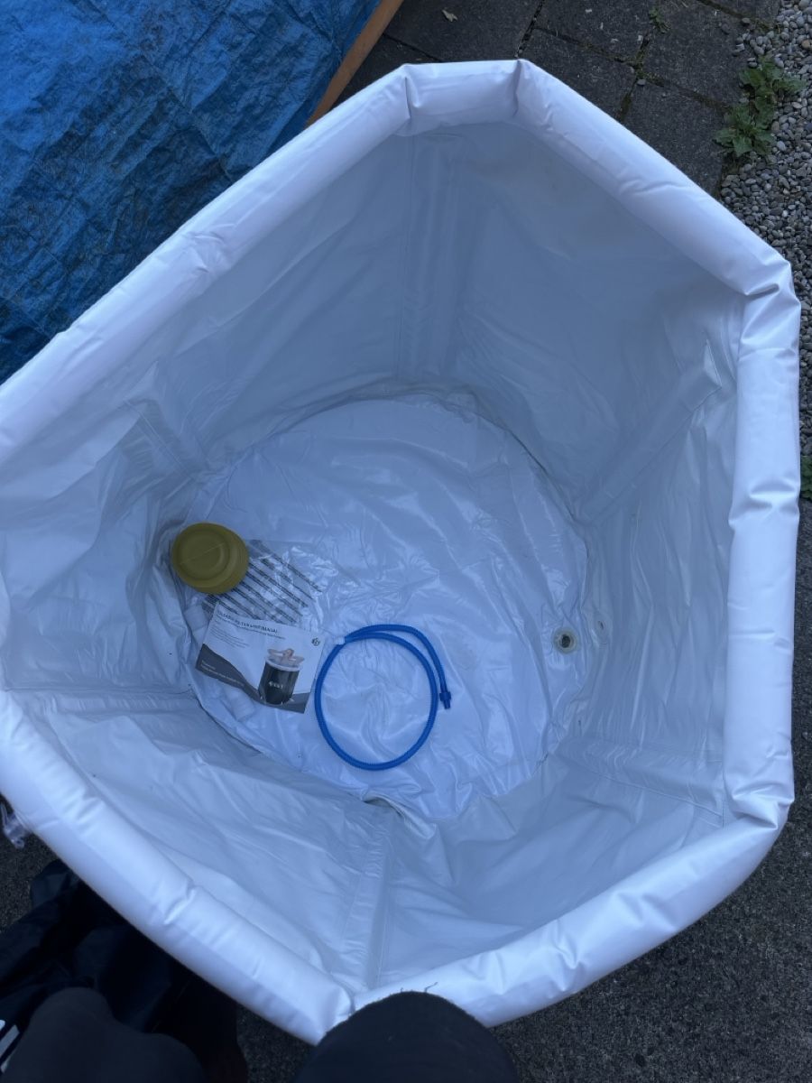 Badewannen: Aufblasbare Eisbadewanne tragbar blau/weiss – Neu (gemäss Beschreibung) aus Rapperswil SG von lor_tz6f 1