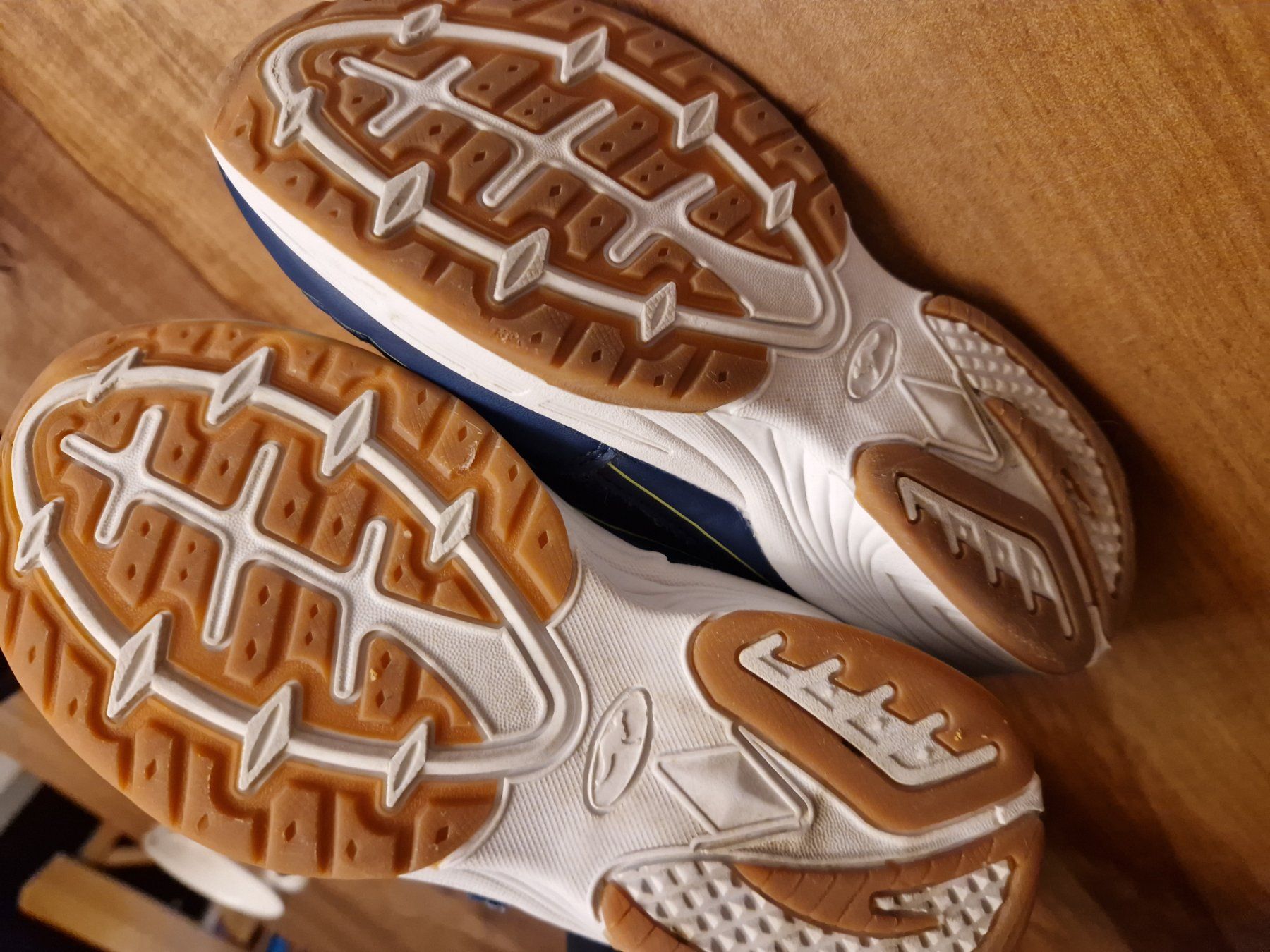 Scarpe per ragazzi: Turnschuhe Hallenschuhe KangaROOS 33 – Usato da Giswil venduto da movo08 2