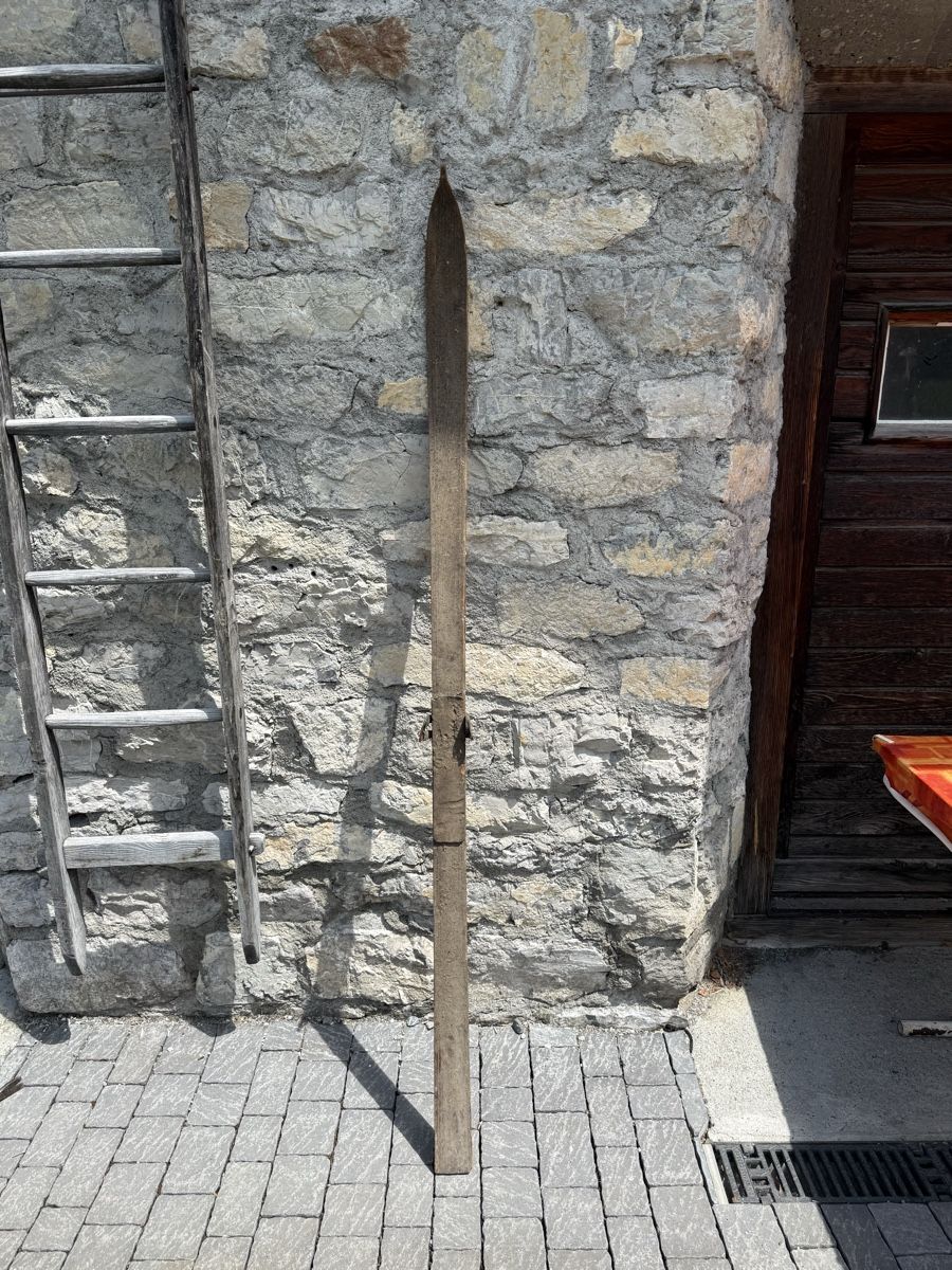 Sci: Ski Alt / Dekorationsobjekt Holz mit Bindung – Usato da Vättis venduto da This84