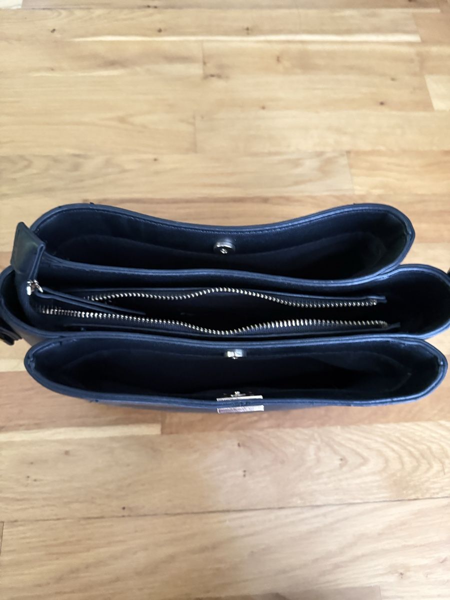 Sacs femmes: Schultertasche – D'occasion à Winterthur par A_sa1 1