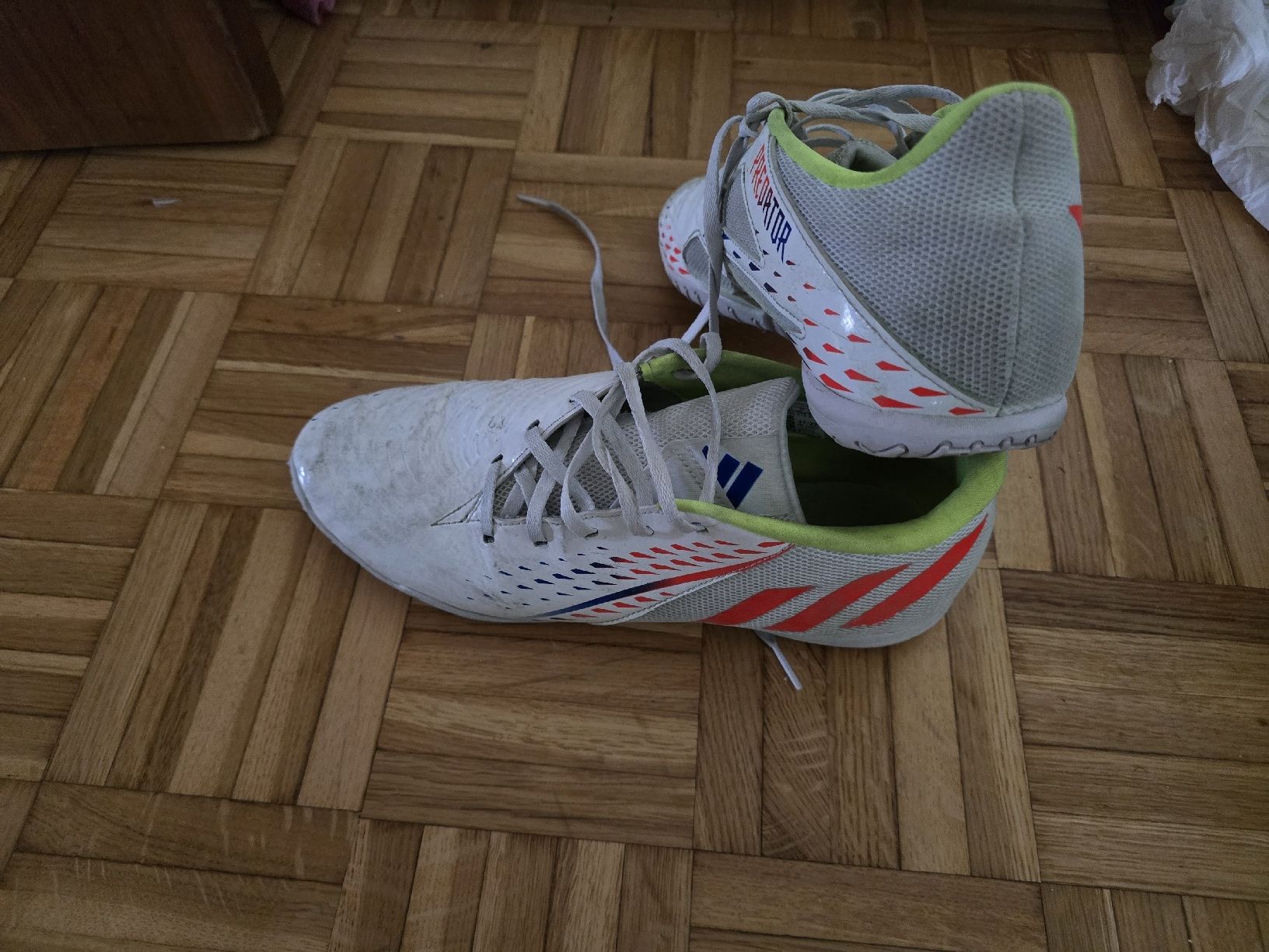 Adidas Herrenschuhe: Chaussures de foot Adidas Predator, pointure 43 1/3 – Gebraucht aus Mont-sur-Lausanne von Didinho