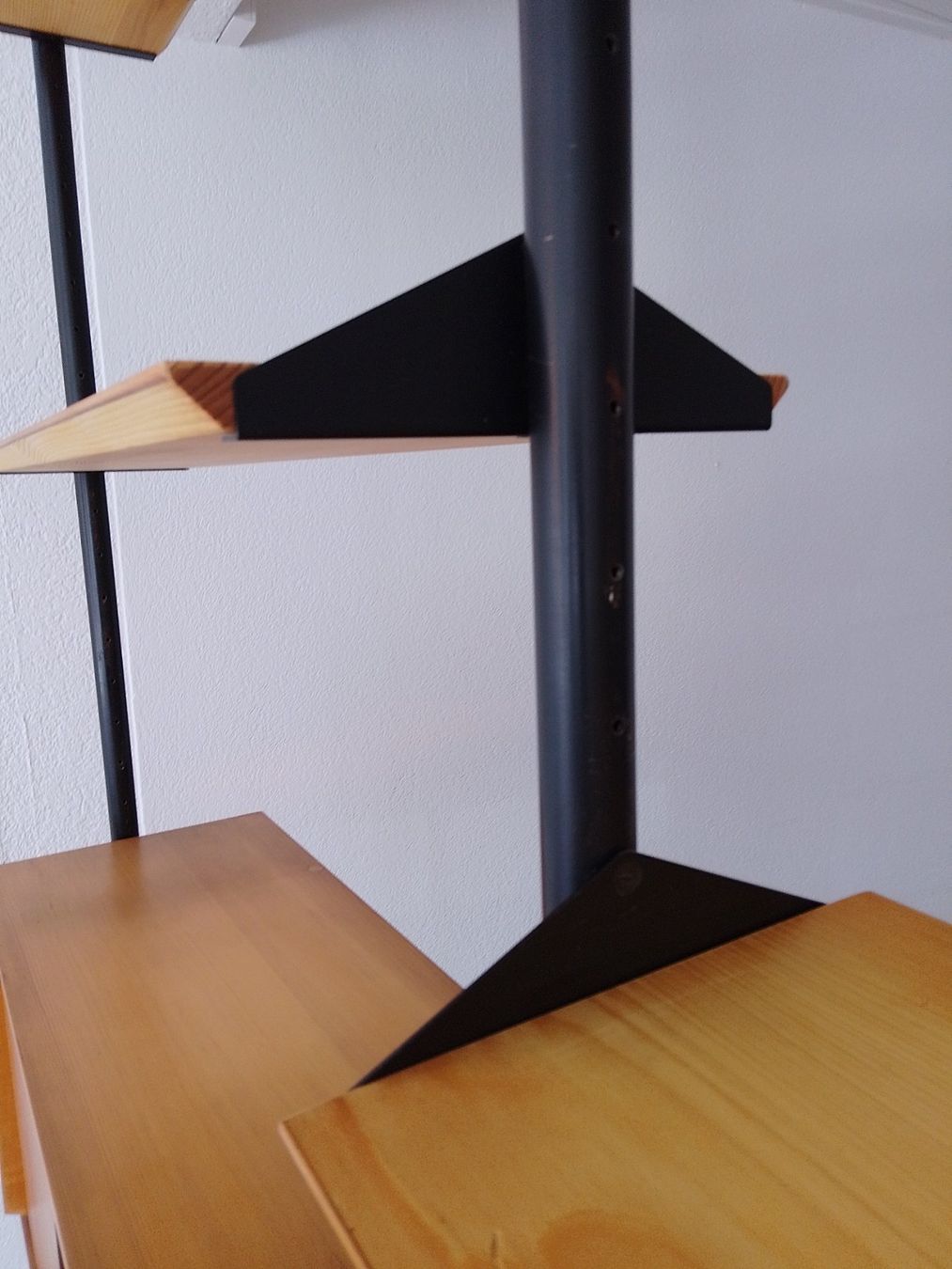 Scaffali: Etagère vintage sol-plafond 1970' – Usato da Biel/Bienne venduto da frenetic 3
