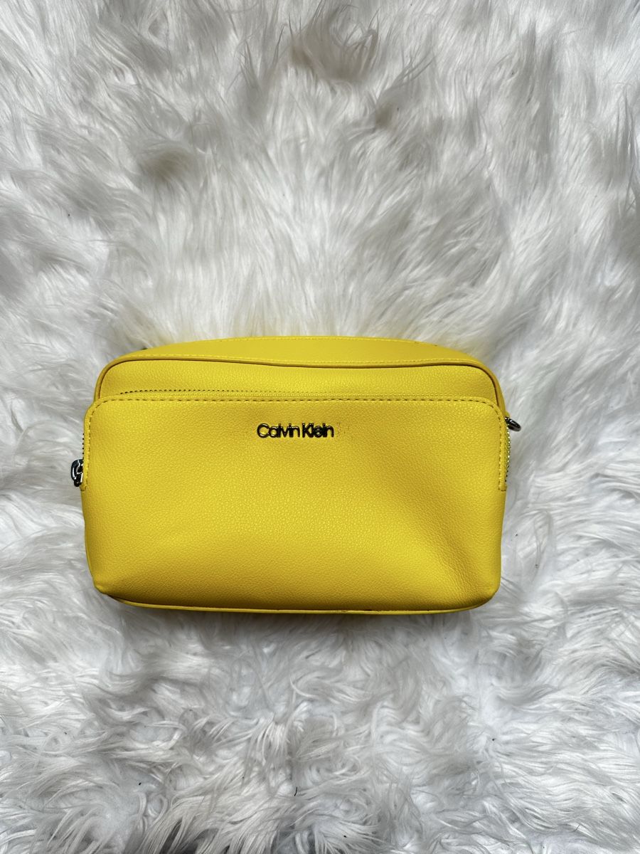 Calvin Klein Taschen für Damen: Calvin Klein Tasche Umhängetasche gelb – Neu (gemäss Beschreibung) aus Gamprin-Bendern von danii.mue