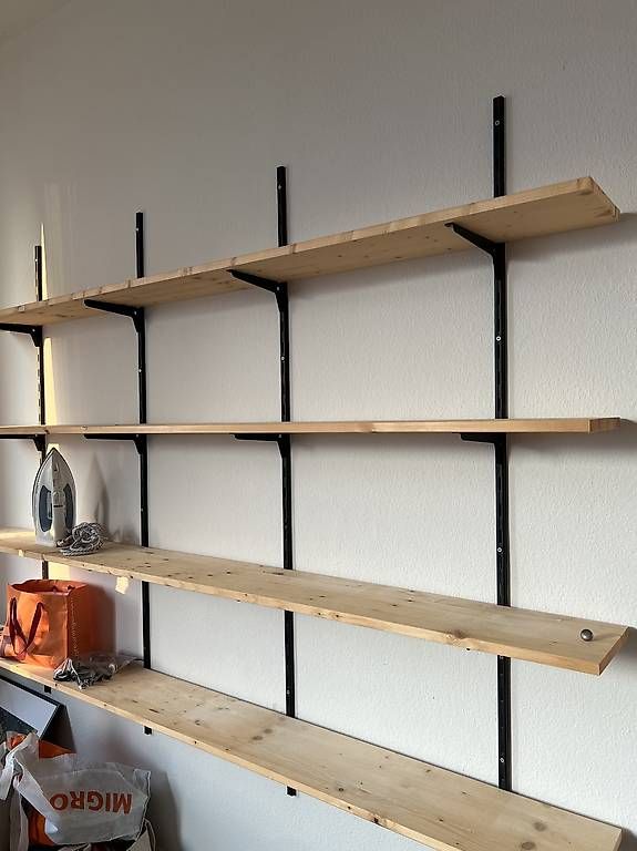 Scaffali: Wandregal, Massivholz/Metall, neuwertig – Usato da Basel venduto da orbitorion 1