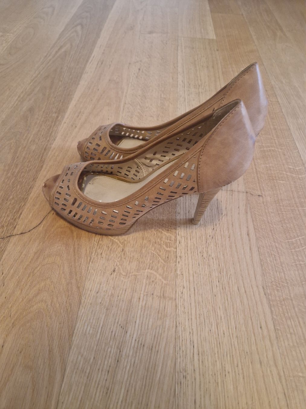 Cube Scarpe da donna: Cube Peep Toe High Heels braun Gr. 39 gebraucht – Usato da Sursee venduto da saj_5rfk 1