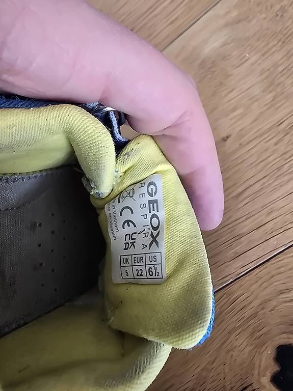 Scarpe per ragazzi: Geox Babyschuhe Gr. 22 – Usato da Grossaffoltern venduto da FabioSM 1