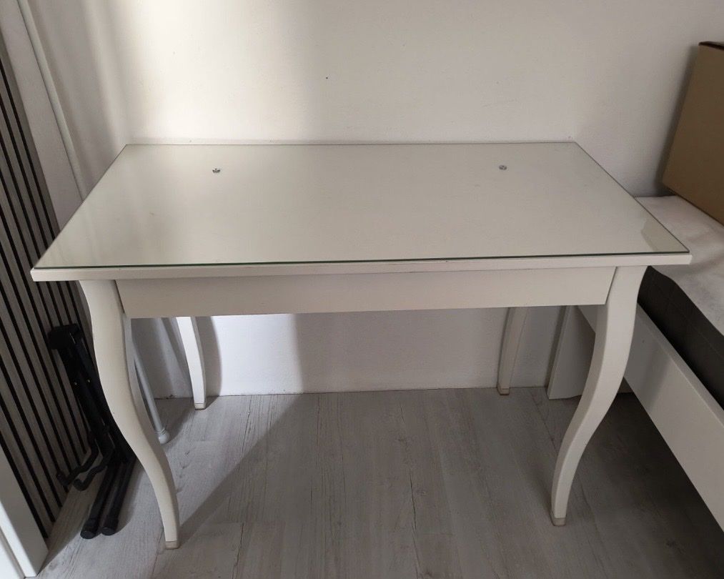 Ikea Schreibtische: IKEA Schminktisch / Schreibtisch – Gebraucht aus Neuhausen am Rheinfall von LTomk