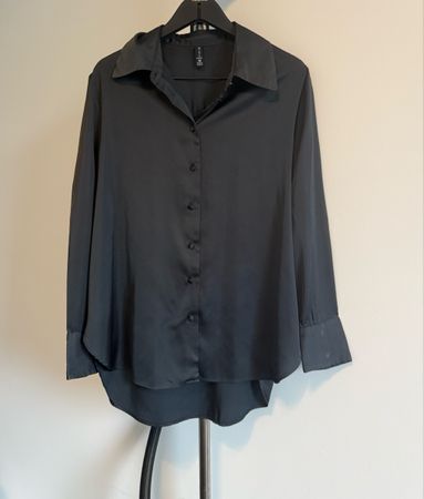 Chemise noire satinée taille M new yorker