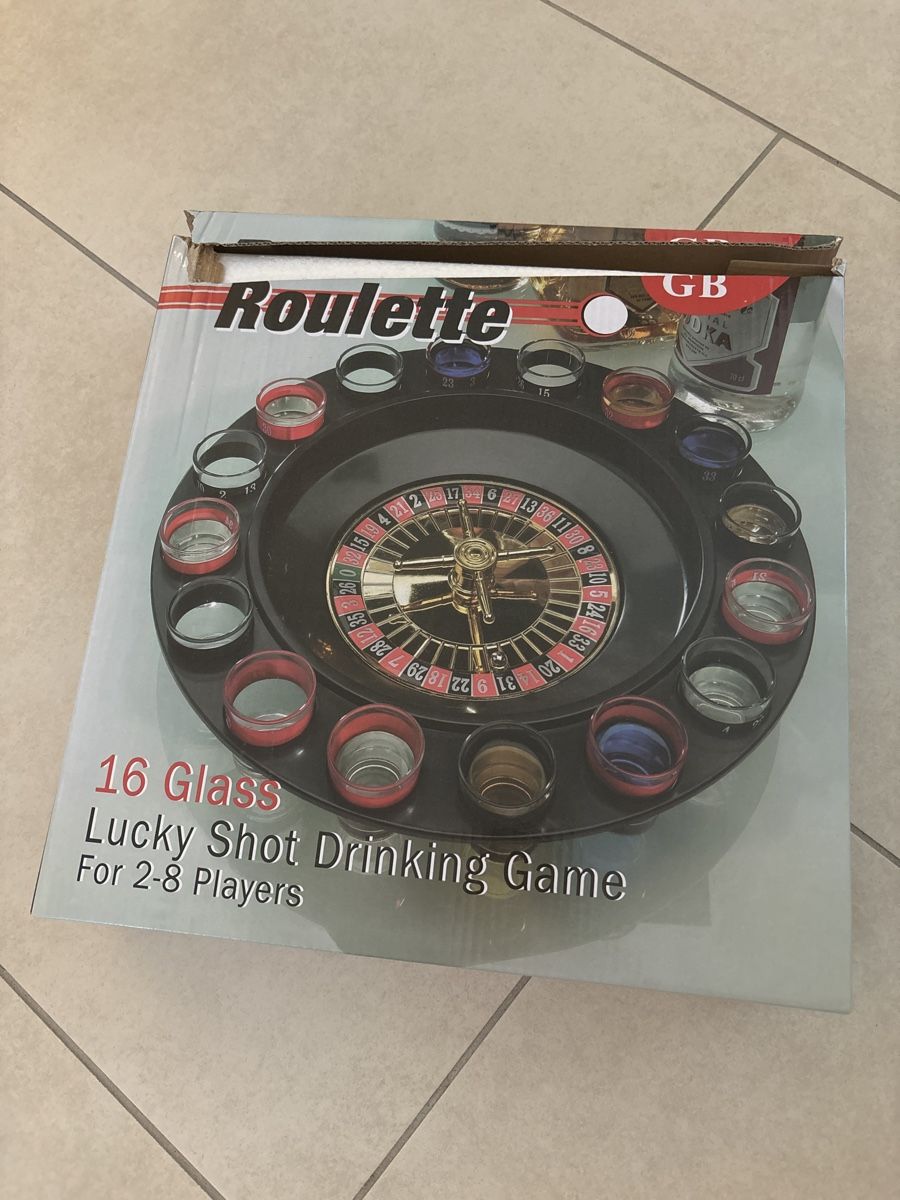 Giochi: Roulette Trinkspiel mit 16 Gläsern – Nuovo (secondo la descrizione) da Suhr venduto da SchnapperCH