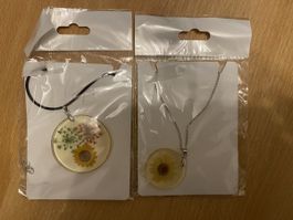Neue Halsketten mit echten Blumen, 2 Stück, Handarbeit Somme