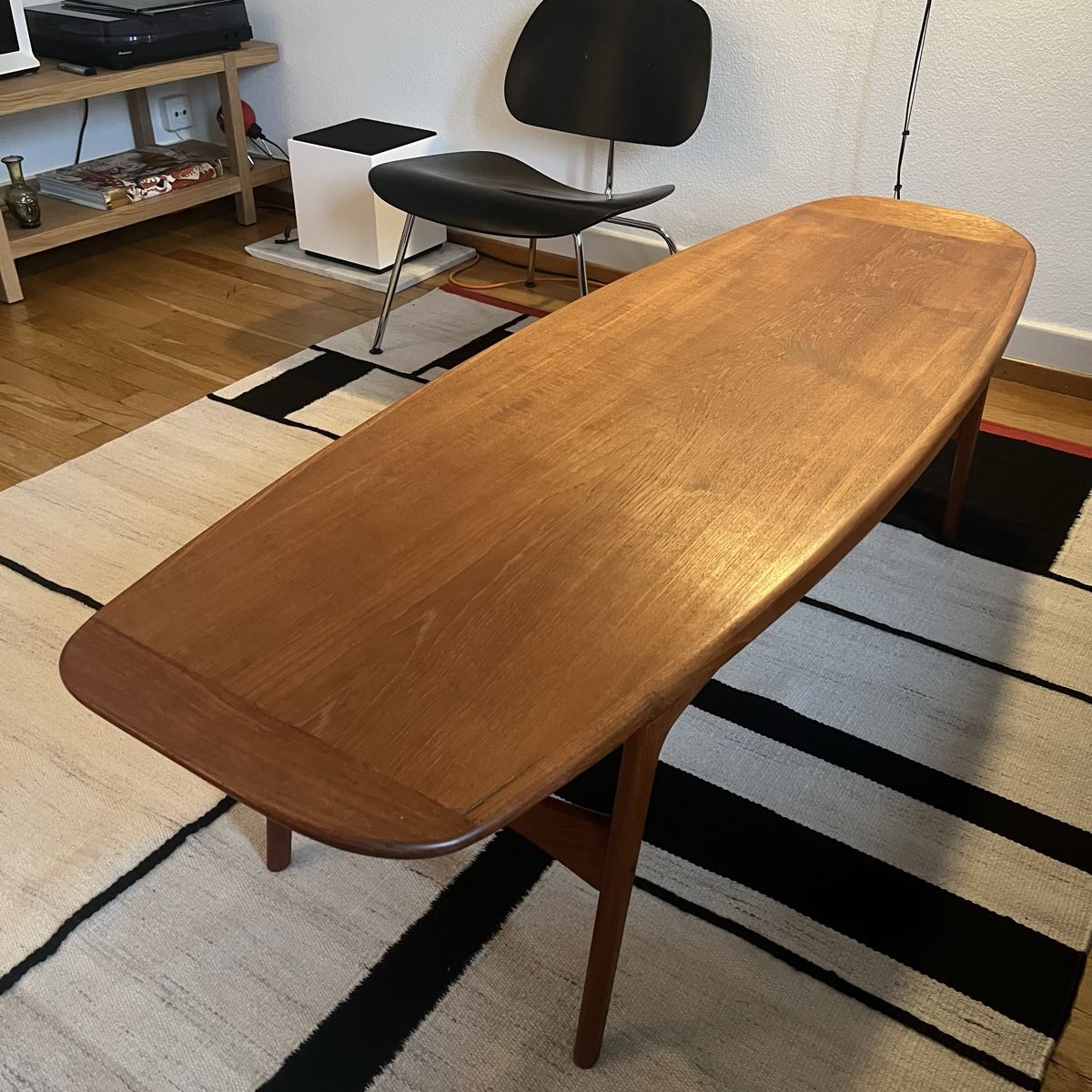 Tavoli: Couchtisch Surfboard Tisch Arne Hovmand Olsen – Usato da Bern venduto da buletzko