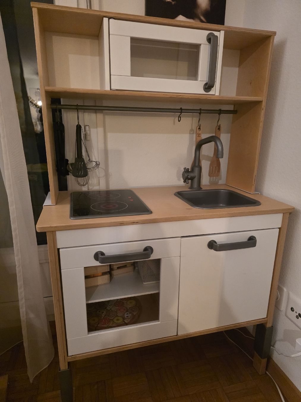 Ikea Giocattoli: Ikea Kinderküche und Zubehör – Usato da Richterswil venduto da Tatjanalisha