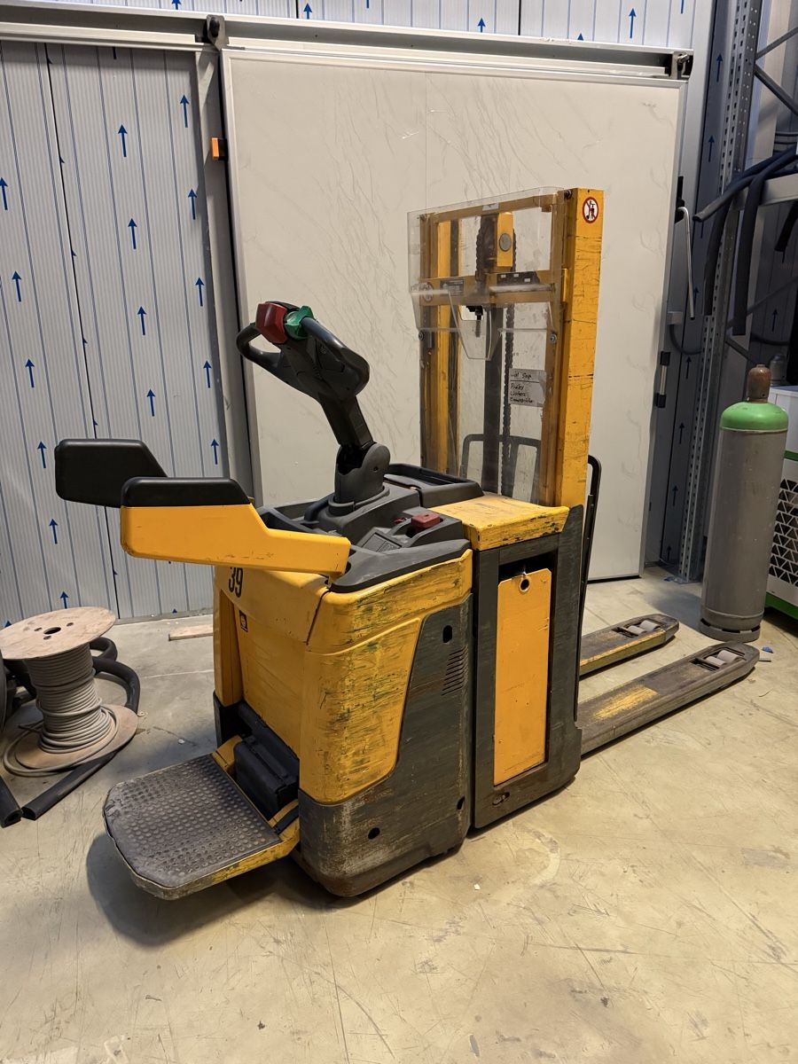Jungheinrich Carrelli elevatori e a forche: Jungheinrich Deichselstapler ERD 220 – Usato da Wolfwil venduto da RESTPOSTEN-Engros1