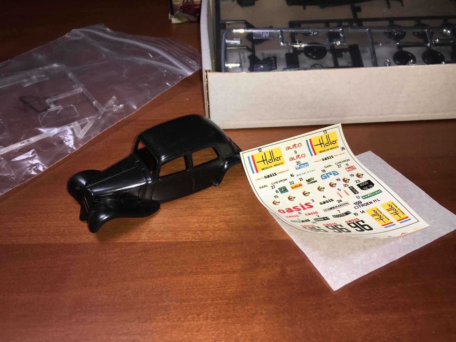 Citroën Modellini d'auto: Citroen 11 CV L 1939 - 1/43 Heller – Nuovo (secondo la descrizione) da Wohlen AG venduto da PrivatSammlung 4