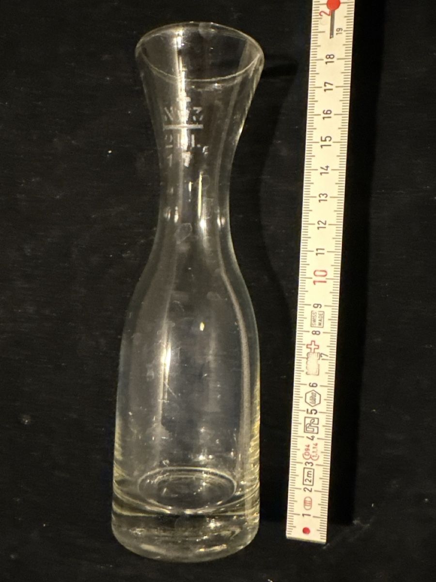 Glasi Hergiswil Karaffen: Vintage Glaskaraffe mit Eichstrich 2dl 1917 – Gebraucht aus Zürich von Chaeffeler 3