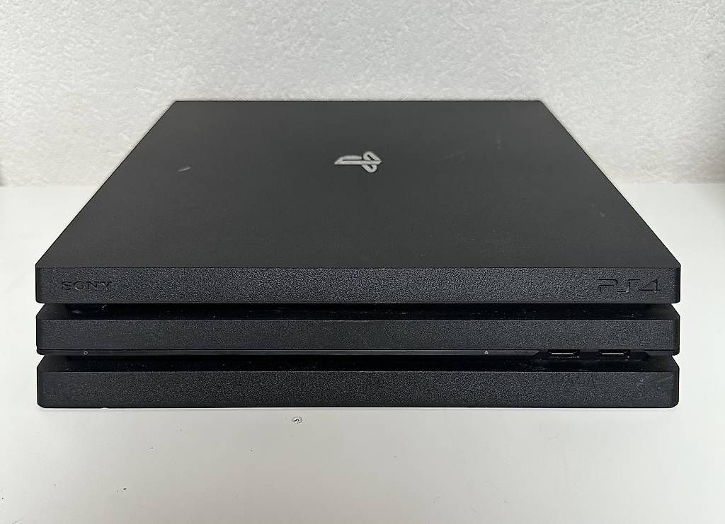 Sony Console: Sony PlayStation 4 Pro  1TB | 1 Controller | Komplett-Set – Usato da Bassersdorf venduto da Edd77 1