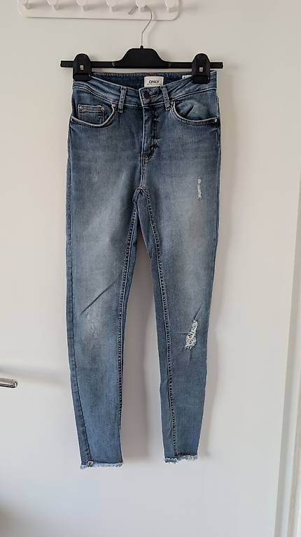 Jeans: Only Ripped Skinny Jeans  – Gebraucht aus Erschwil von andora00 1
