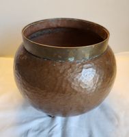Alter Vintage Kupfer Übertopf Gehämmert Messingfüsse Topf